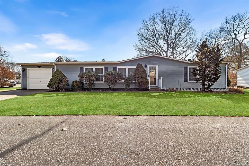 #1 photo, 1407 Middle Road, सफ़ोक काउंटी Calverton , NY 11933