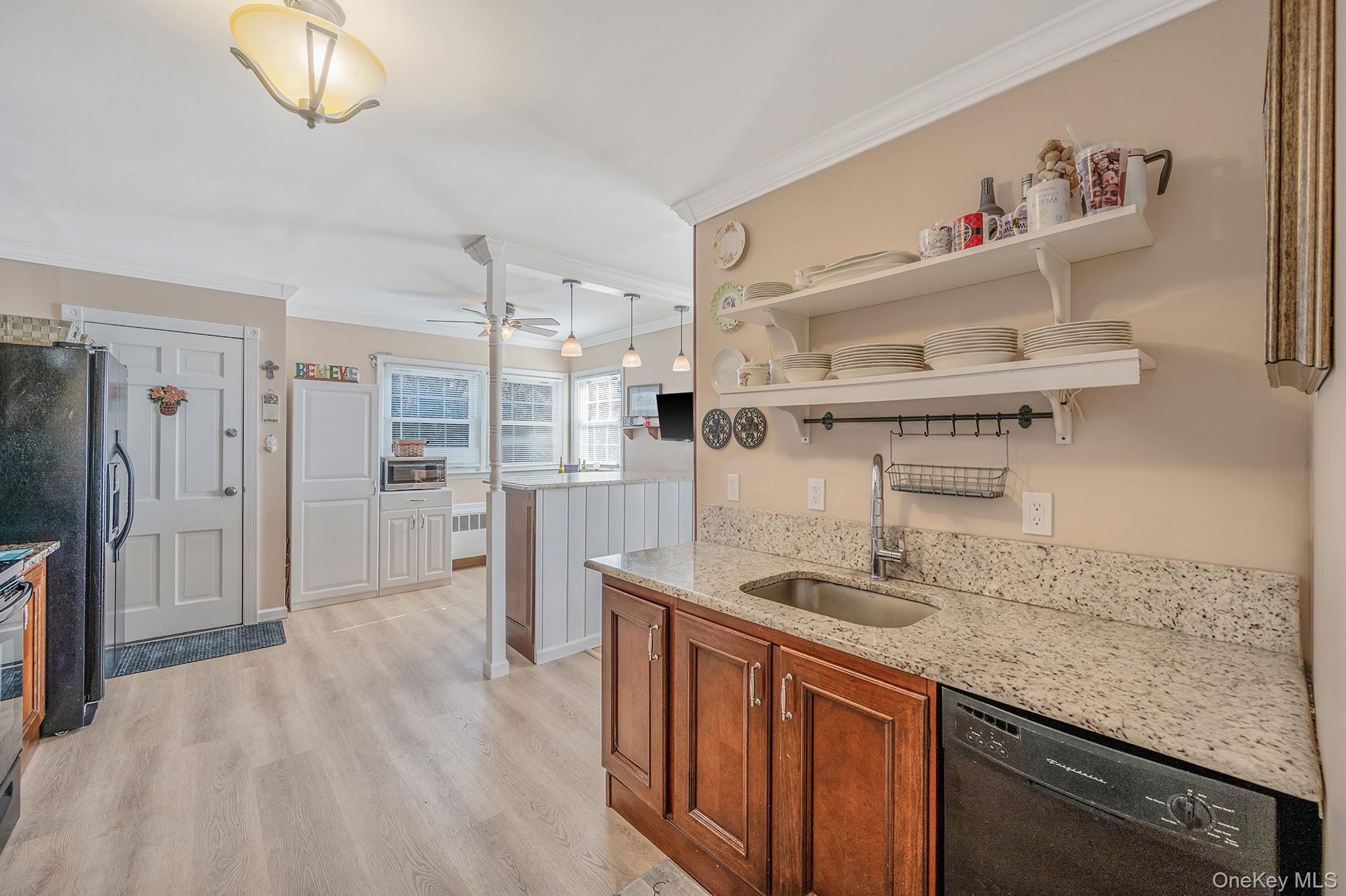 #10 photo, 268 W Shore Drive, 長島 Massapequa , NY 11758