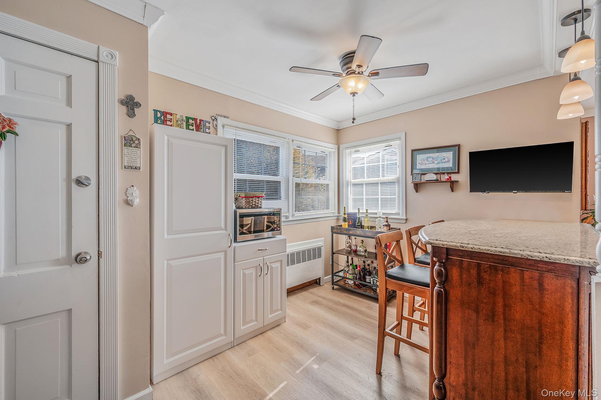 #13 photo, 268 W Shore Drive, 長島 Massapequa , NY 11758