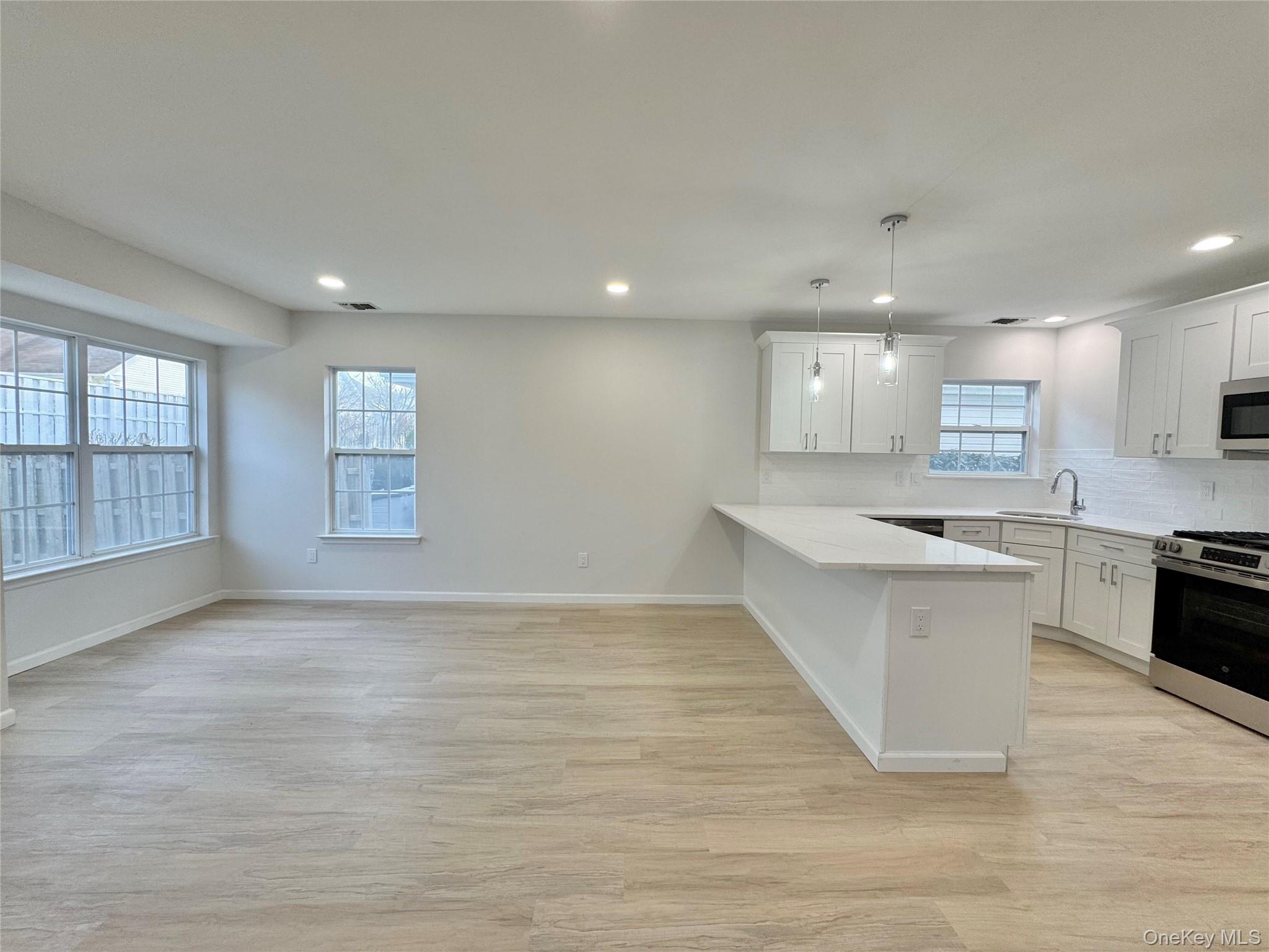 #10 photo, 12 Sophia Drive, 東長島 Middle Island , NY 11953