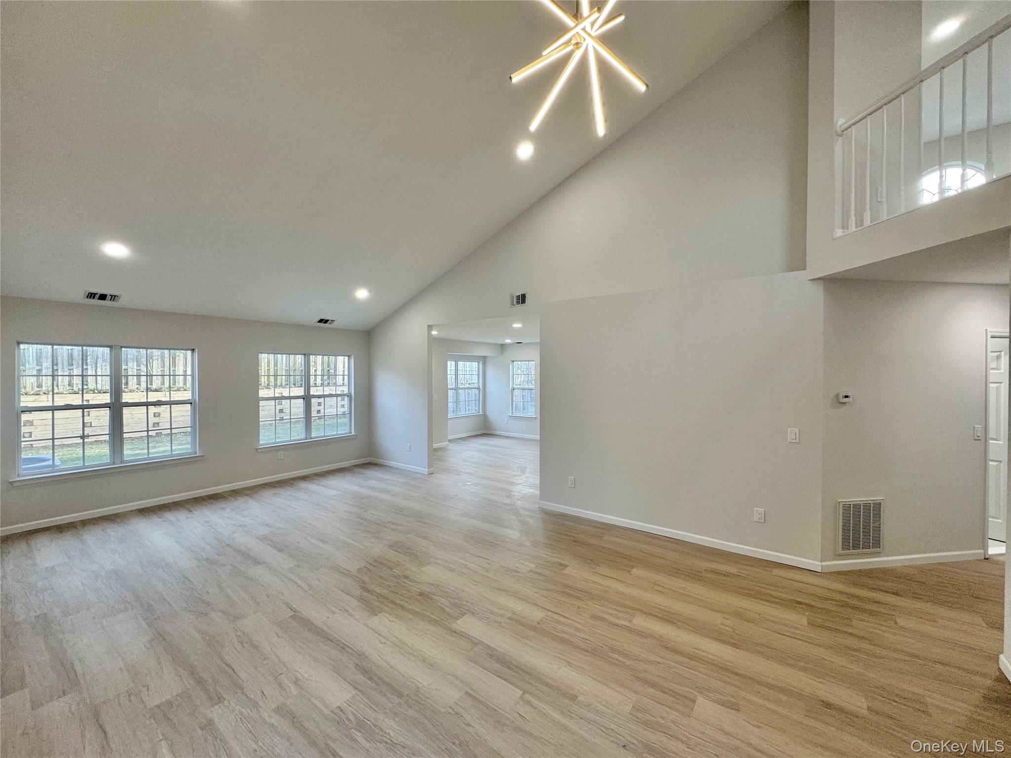 #12 photo, 12 Sophia Drive, 東長島 Middle Island , NY 11953