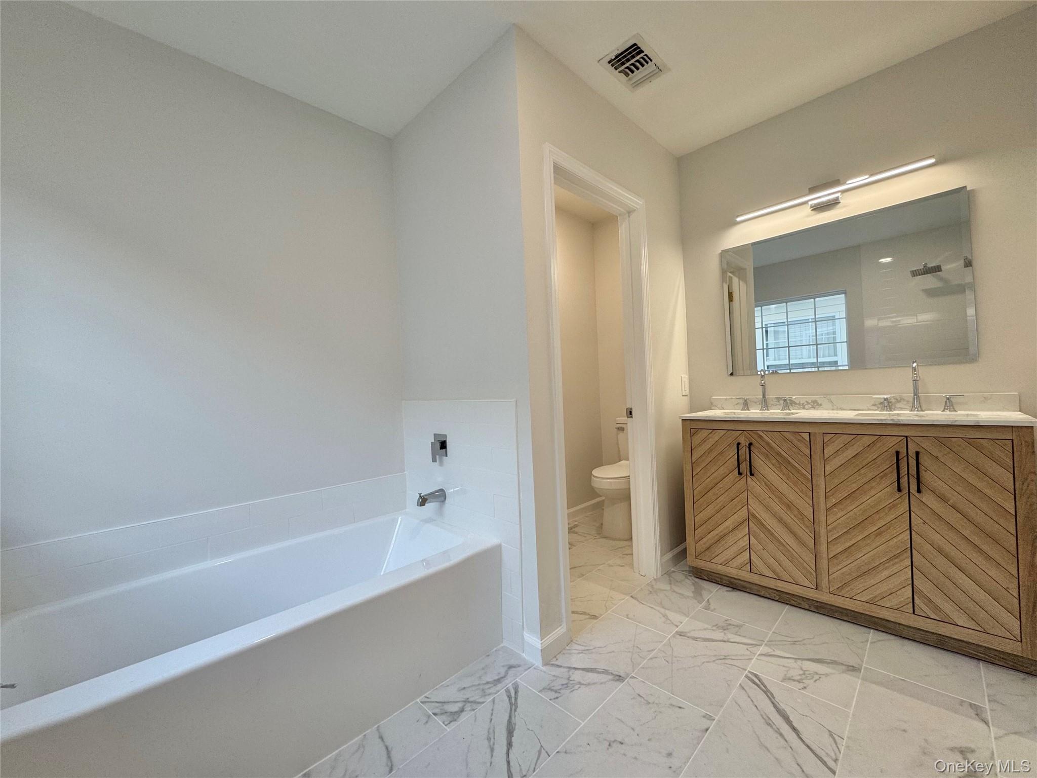 #16 photo, 12 Sophia Drive, 東長島 Middle Island , NY 11953