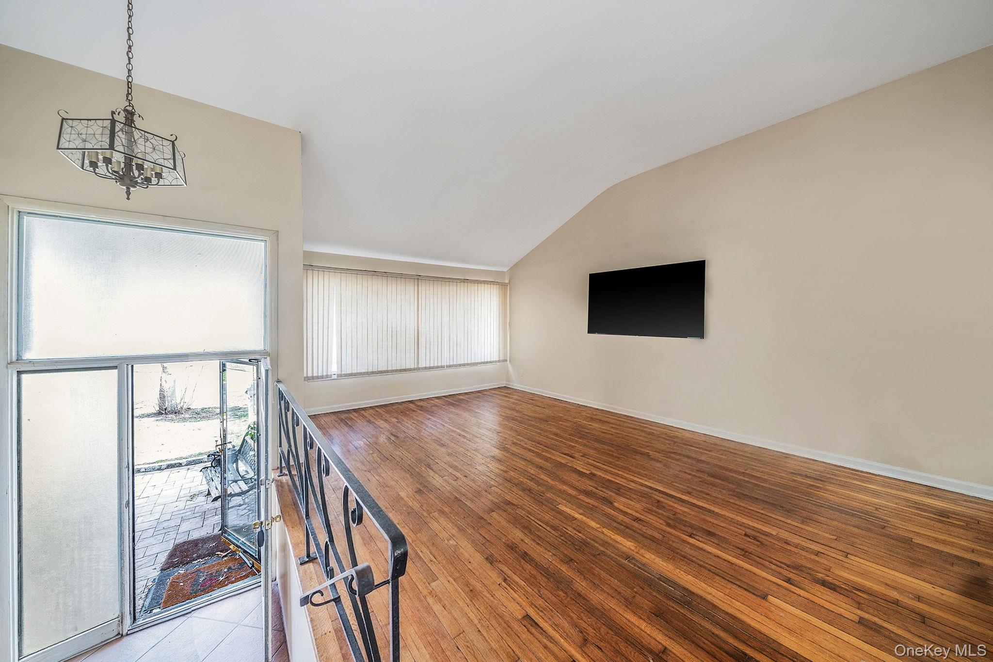 #12 photo, 7 Osage Drive, सफ़ोक काउंटी Huntington Station , NY 11746