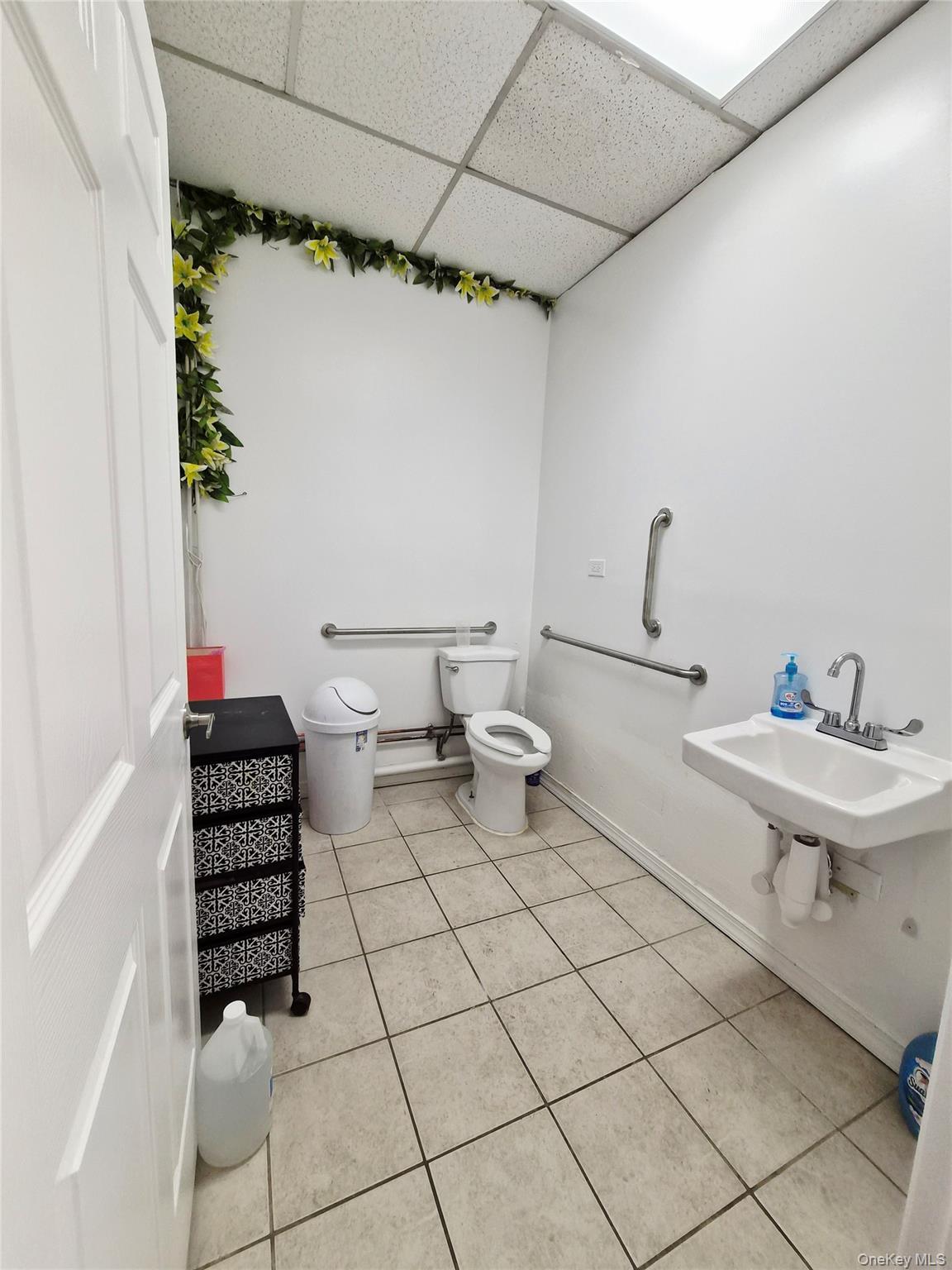 #6 photo, 55 Broadway, Hicksville , NY 11801