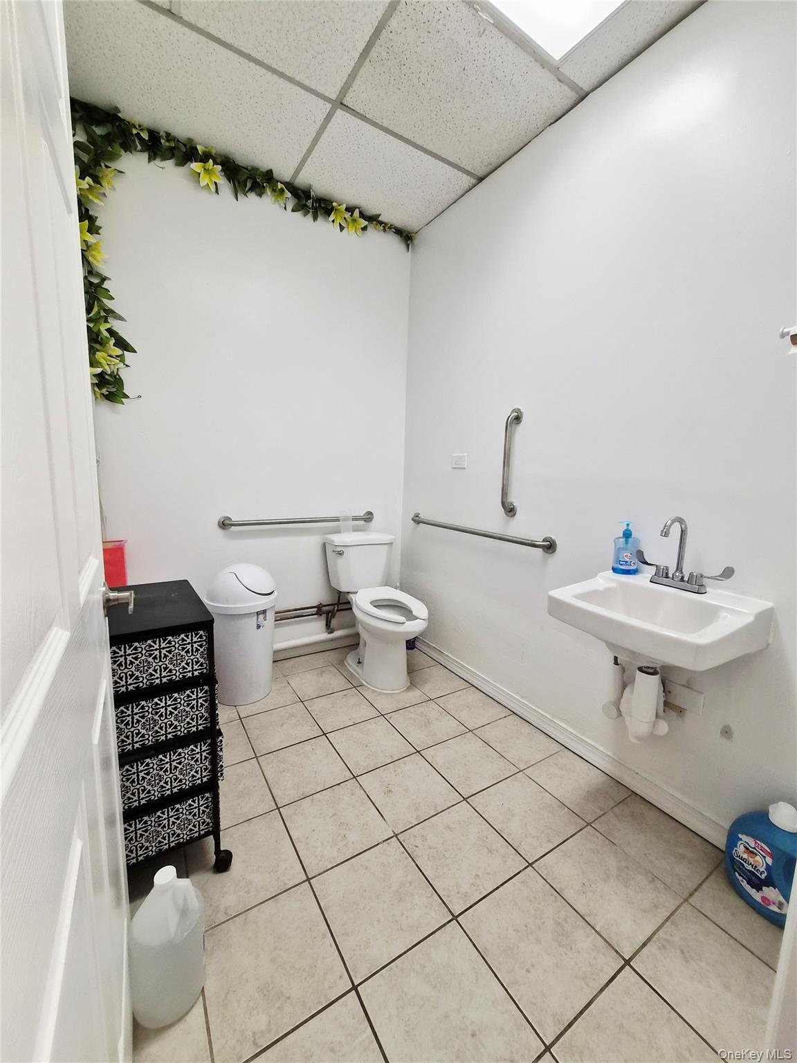 #8 photo, 55 Broadway, Hicksville , NY 11801