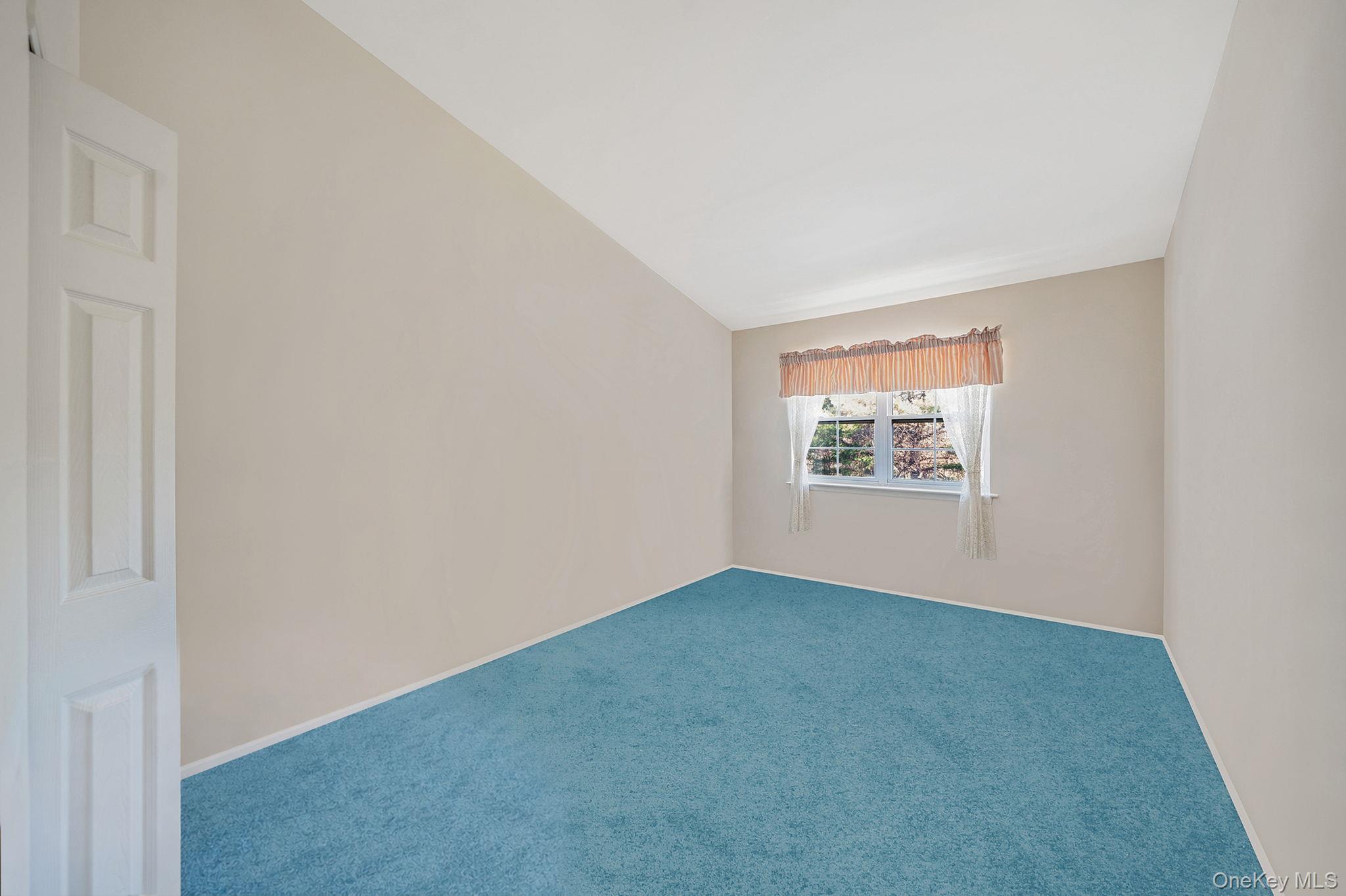 #18 photo, 22 Fairlawn Drive, Саффолк ‖ Central Islip , NY 11722