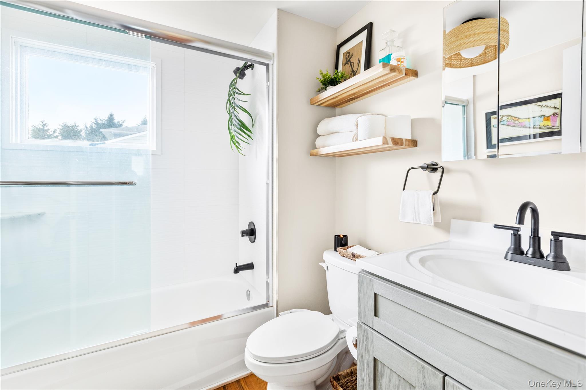 #6 photo, 58 N Howells Point Road, Bellport Village , NY 11713