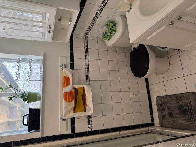 #14 photo, 5 Sage Court, Huntington Station , NY 11746