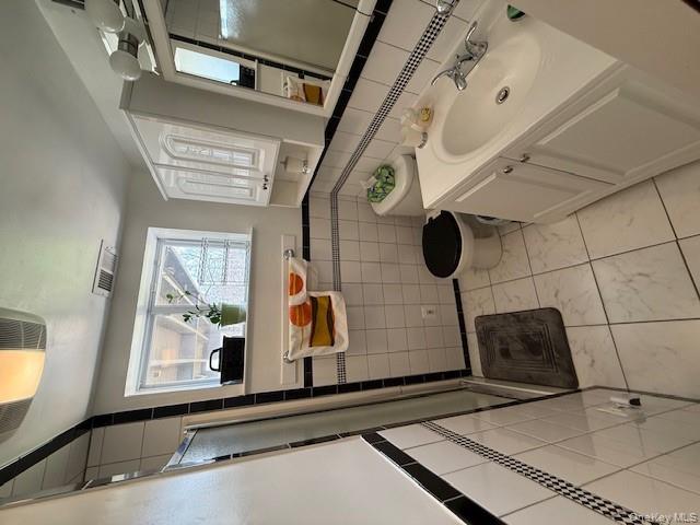 #15 photo, 5 Sage Court, Huntington Station , NY 11746