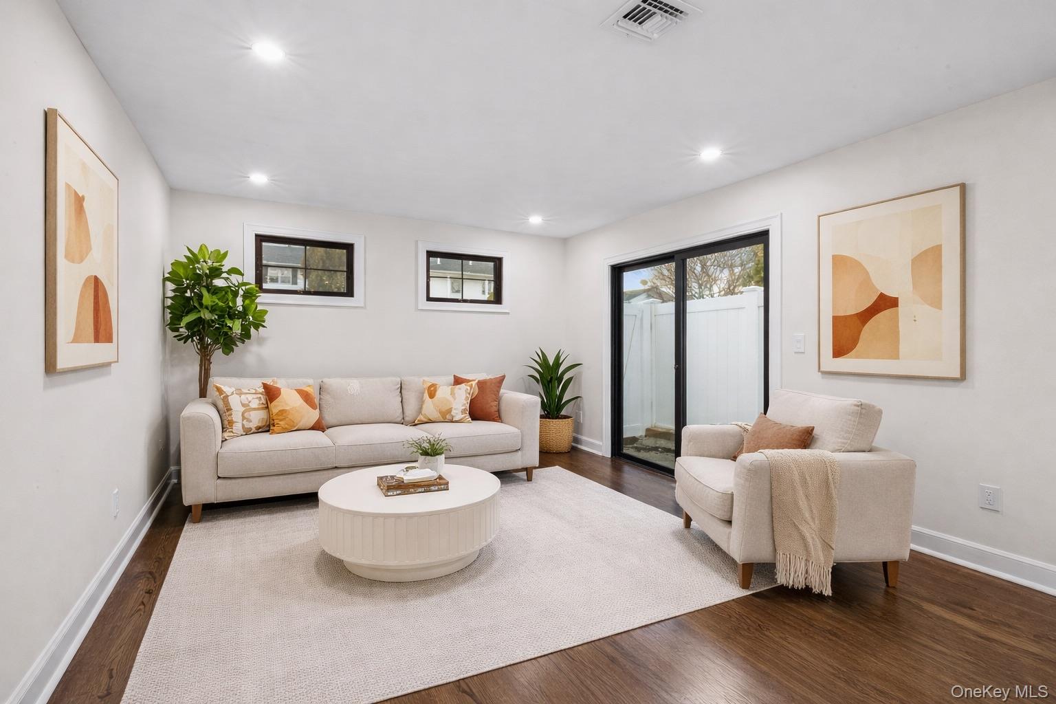 #11 photo, 3050 Judith Drive, 长岛 Bellmore , NY 11710