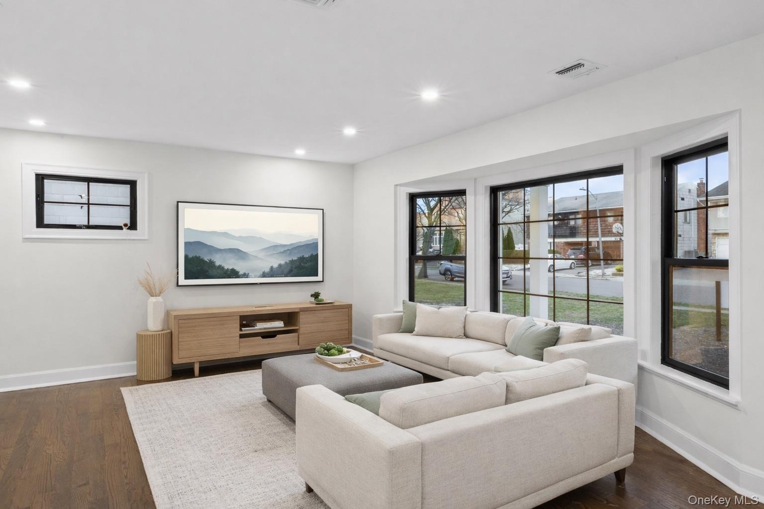 #7 photo, 3050 Judith Drive, 长岛 Bellmore , NY 11710