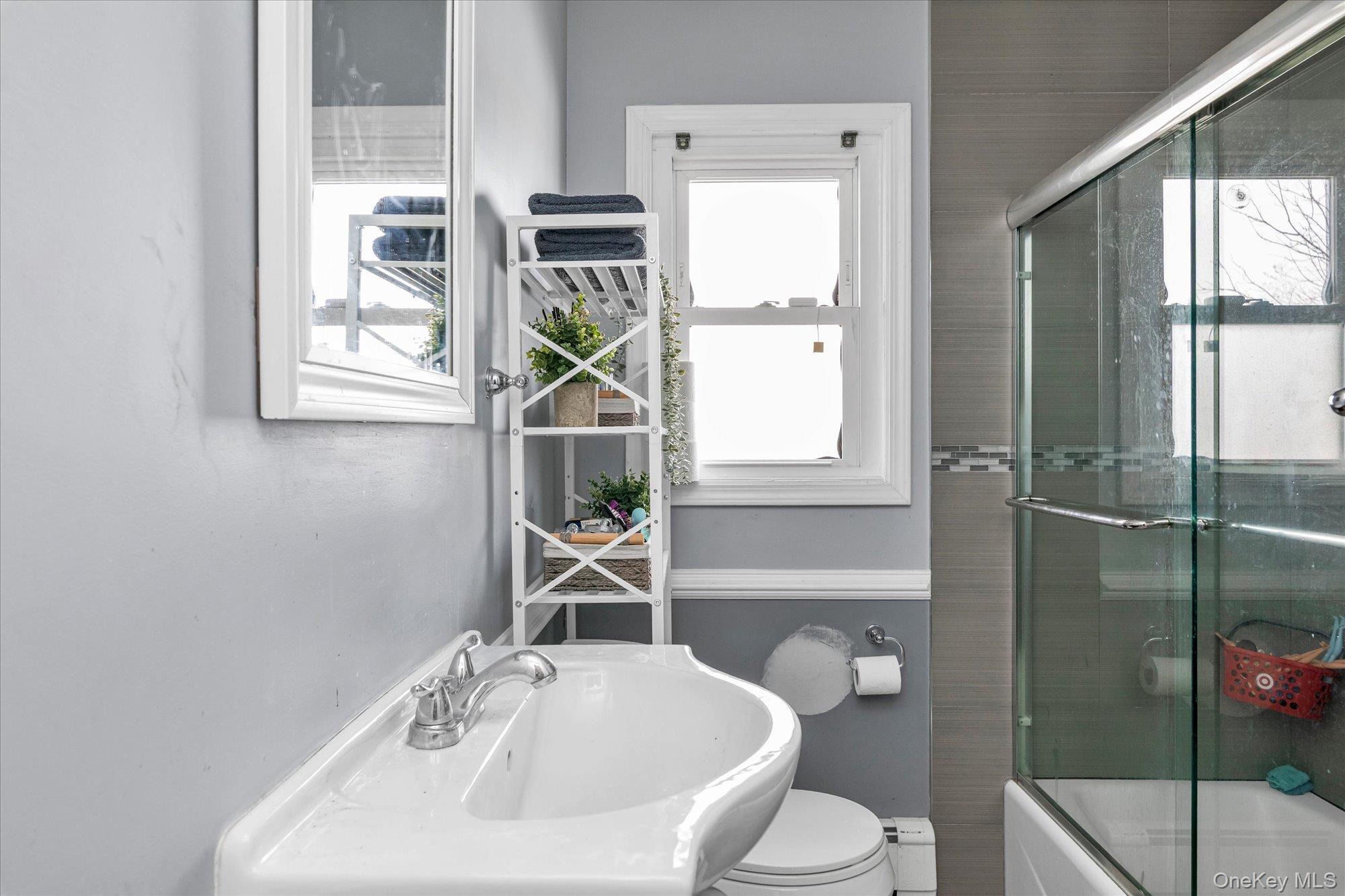 #7 photo, 2542 Wantagh Avenue, Wantagh , NY 11793