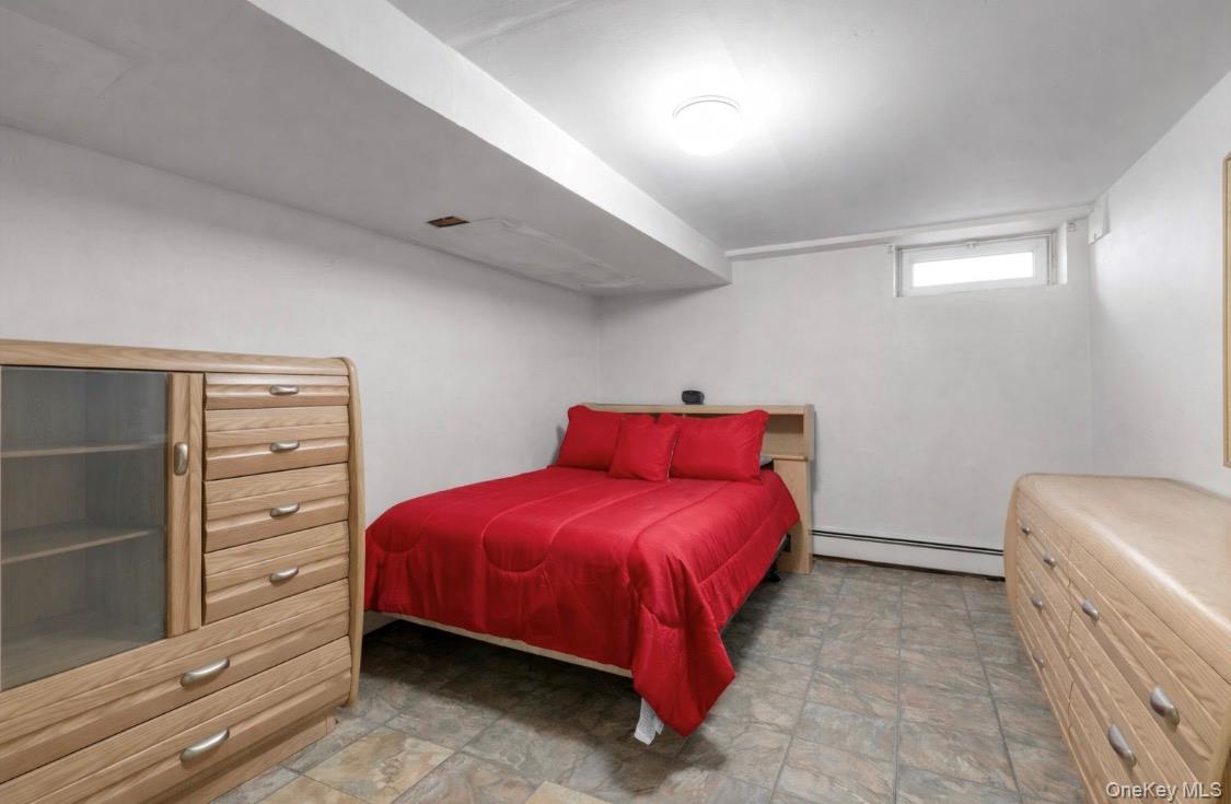 #10 photo, 15 Silverpine Drive, Amityville , NY 11701