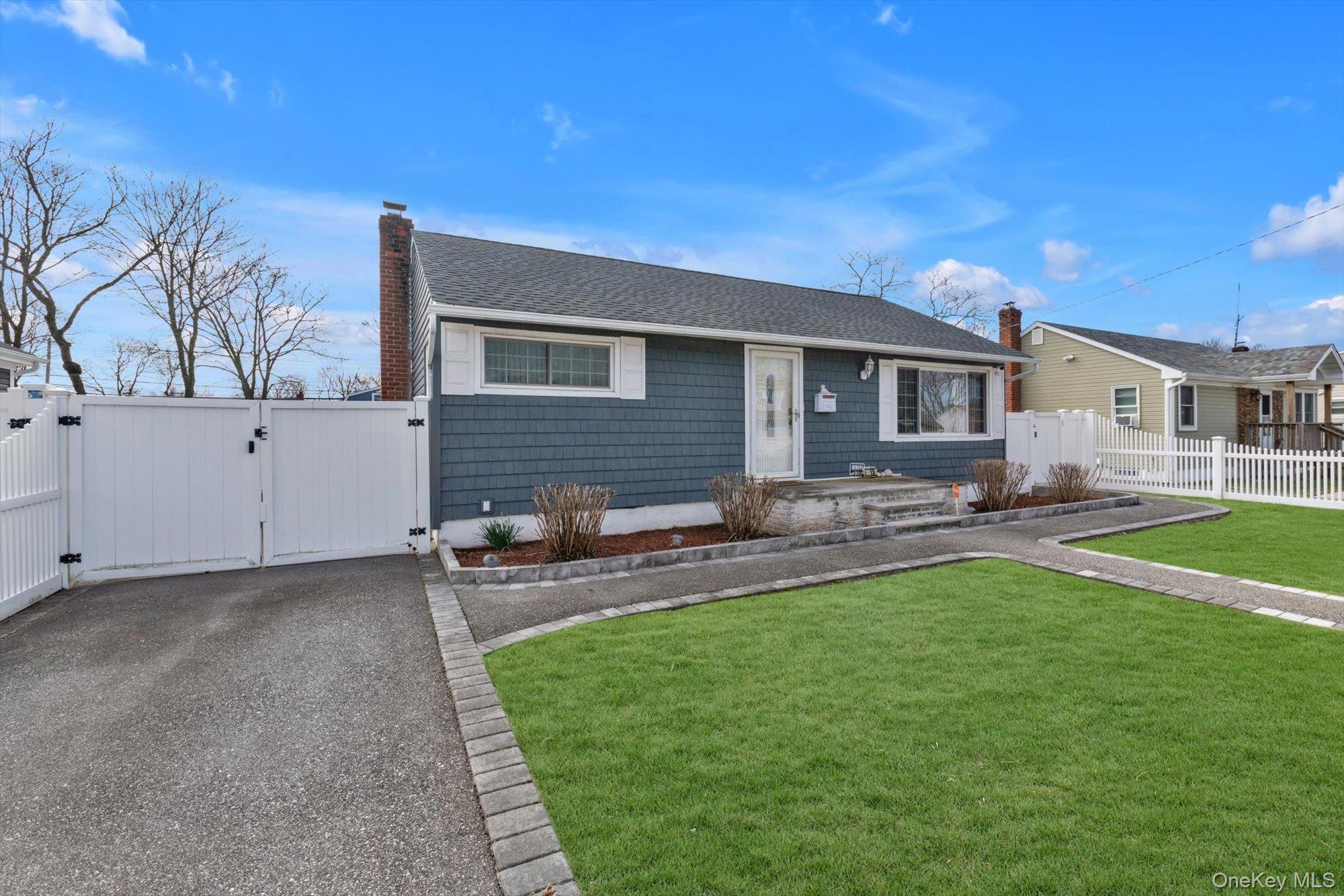 #2 photo, 15 Silverpine Drive, Amityville , NY 11701