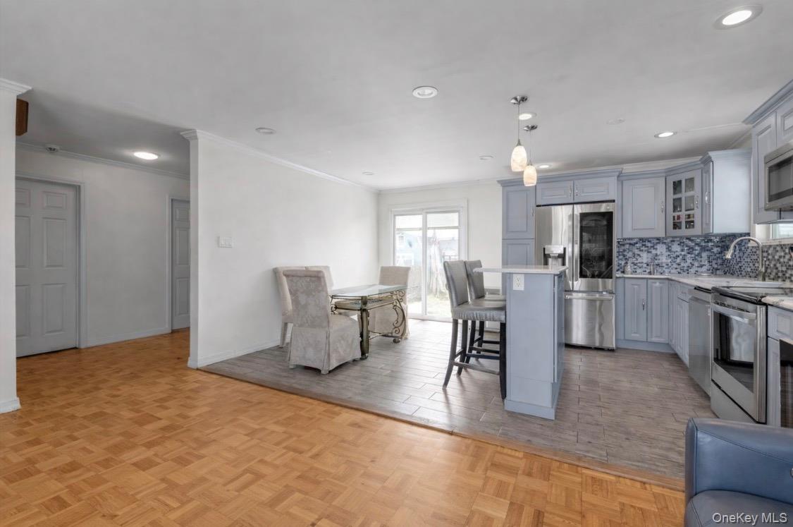 #5 photo, 15 Silverpine Drive, Amityville , NY 11701