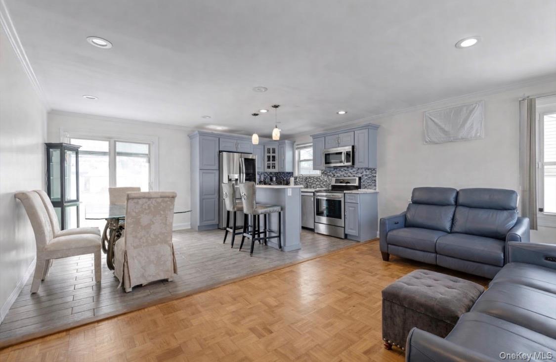 #6 photo, 15 Silverpine Drive, Amityville , NY 11701