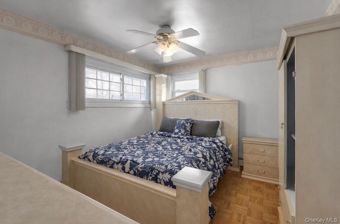 #7 photo, 15 Silverpine Drive, Amityville , NY 11701