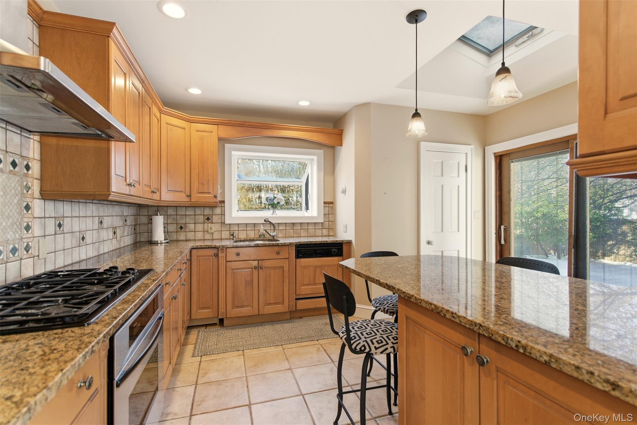 #11 photo, 5 Fenwick Street, سوفولك Greenlawn , NY 11740