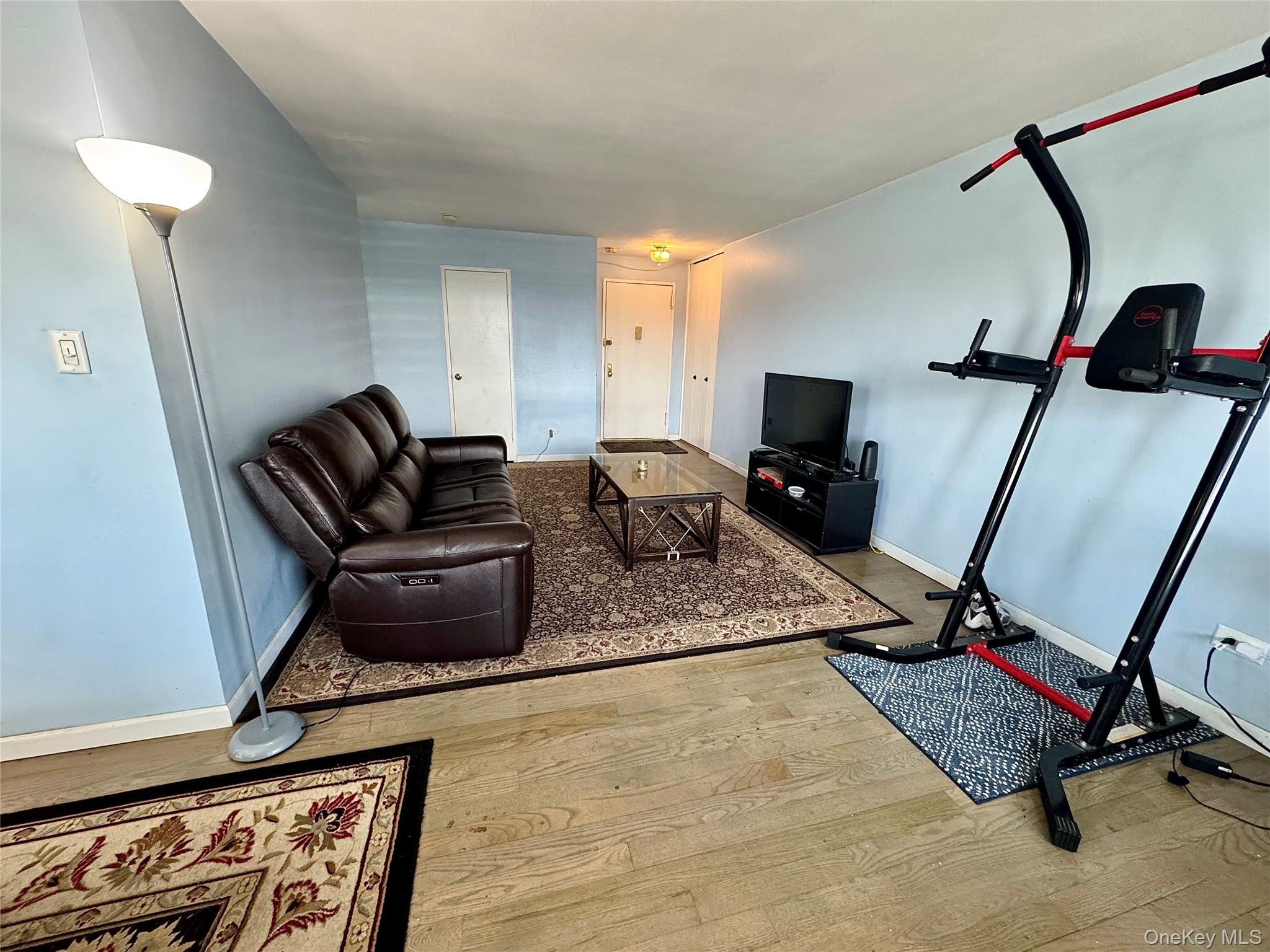 #4 photo, 87-10 149th Avenue, 皇后区 霍华德滩 Howard Beach , NY 11414