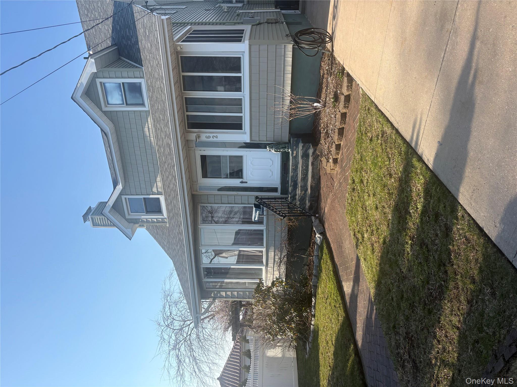 #1 photo, 62 W 1st Street, 롱 아일랜드 Freeport , NY 11520