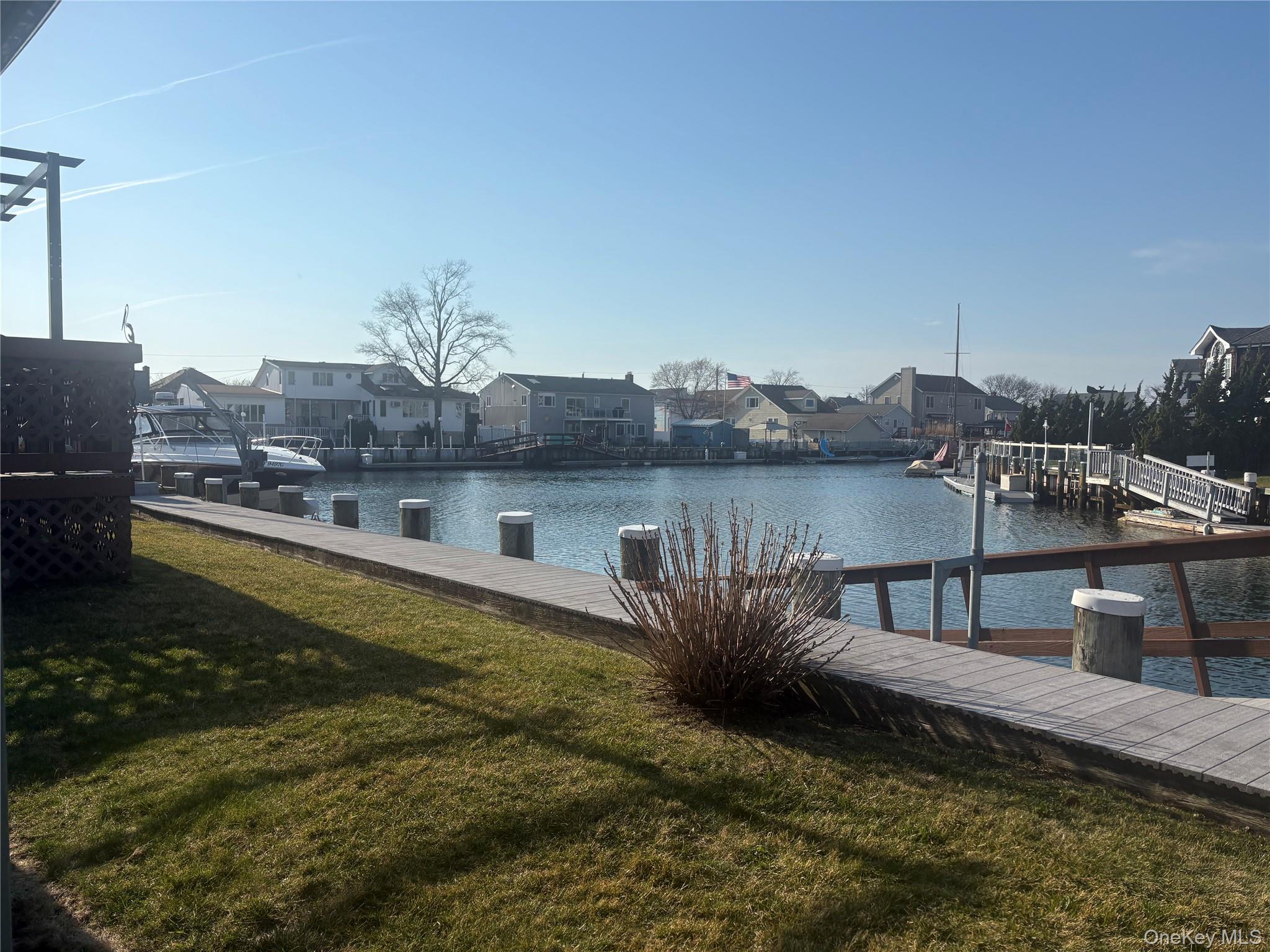 #2 photo, 62 W 1st Street, 롱 아일랜드 Freeport , NY 11520