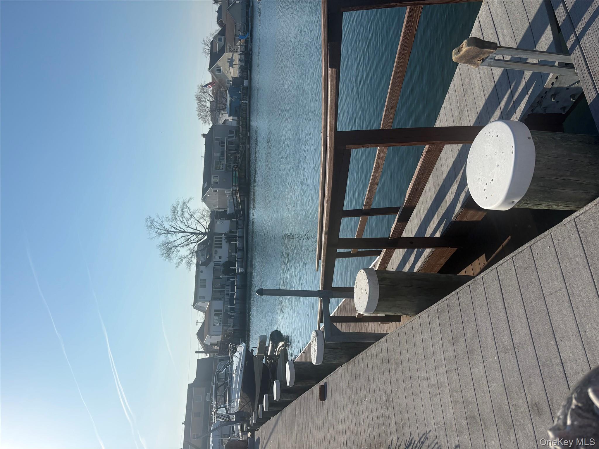 #3 photo, 62 W 1st Street, 롱 아일랜드 Freeport , NY 11520