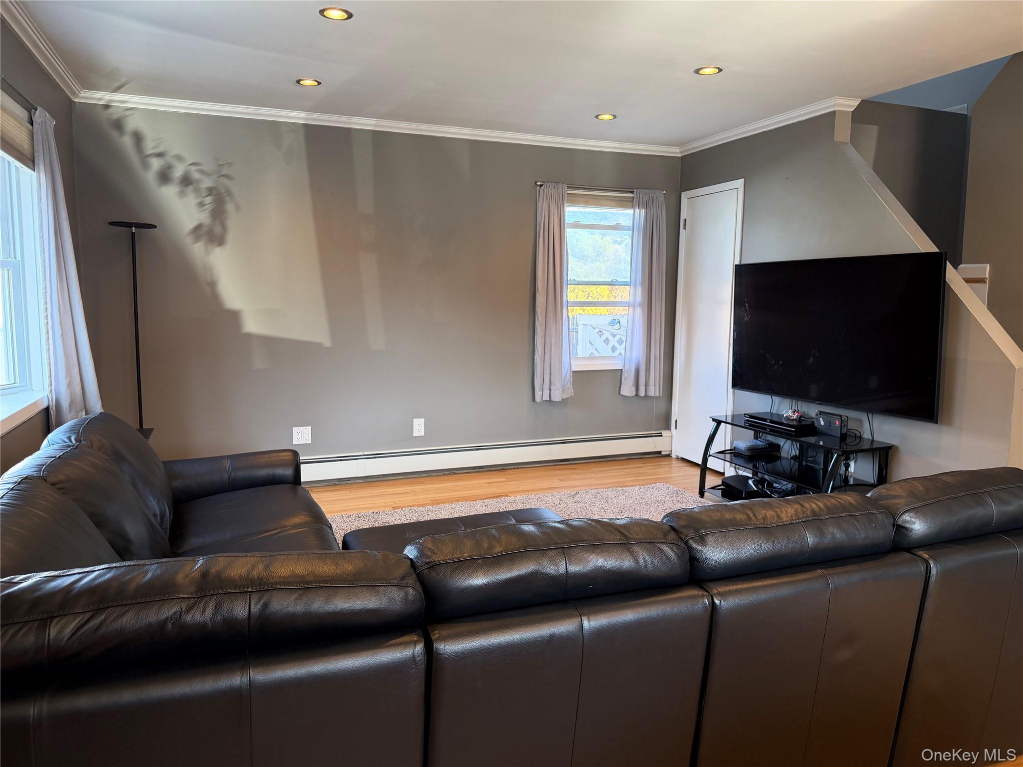 #12 photo, 6 Thorney Avenue, سوفولك Huntington Station , NY 11746