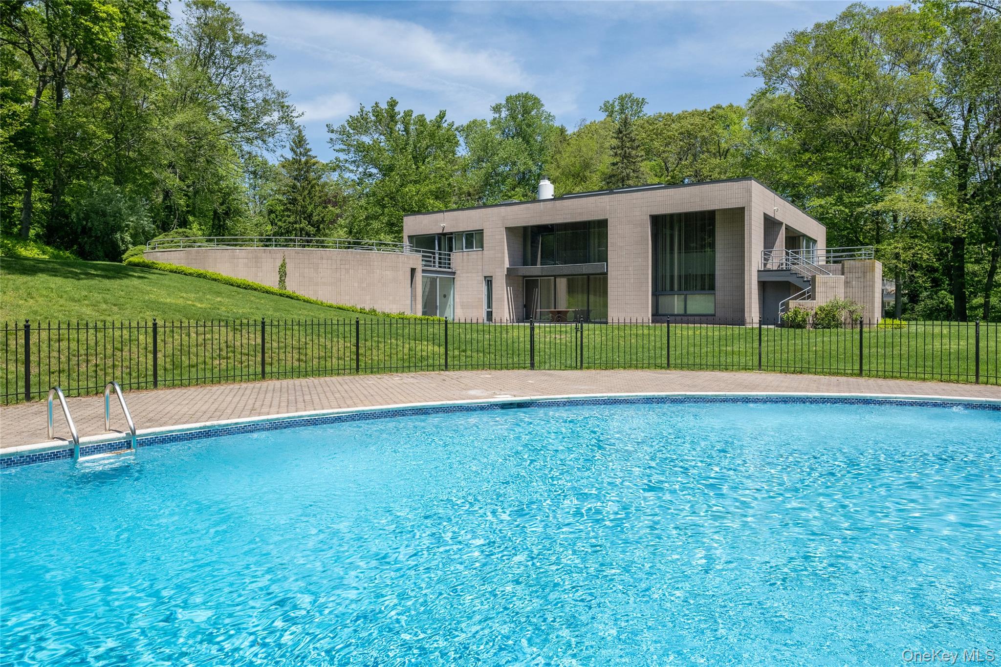 #1 photo, 3 Paddock Court, 長島 老西布雷 Old Westbury , NY 11568