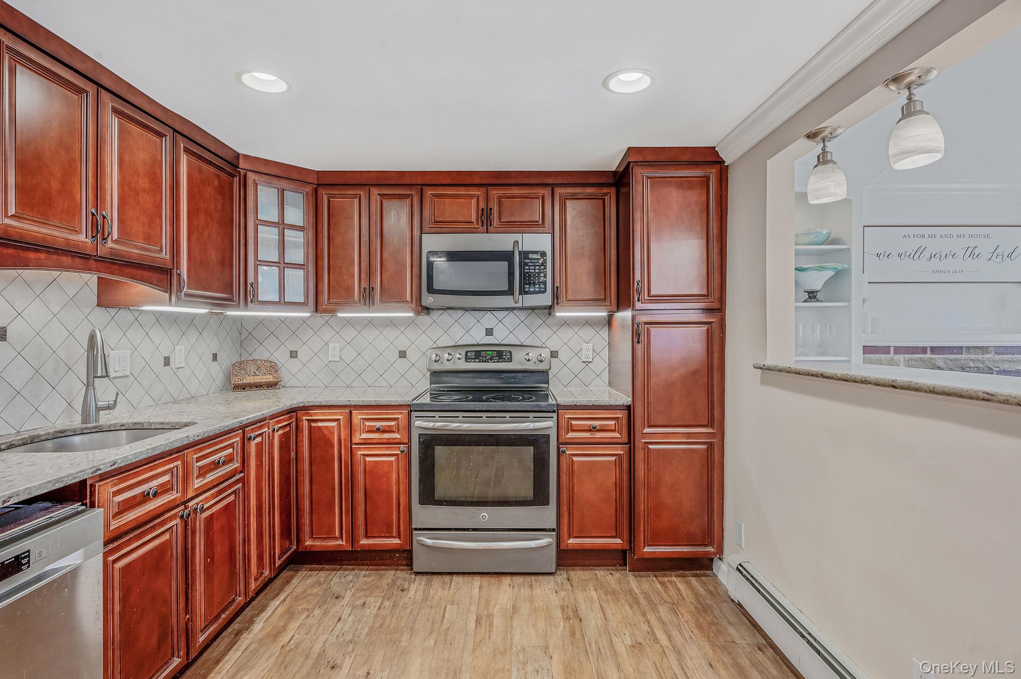 #14 photo, 5 Valley Circle, 東長島 Miller Place , NY 11764