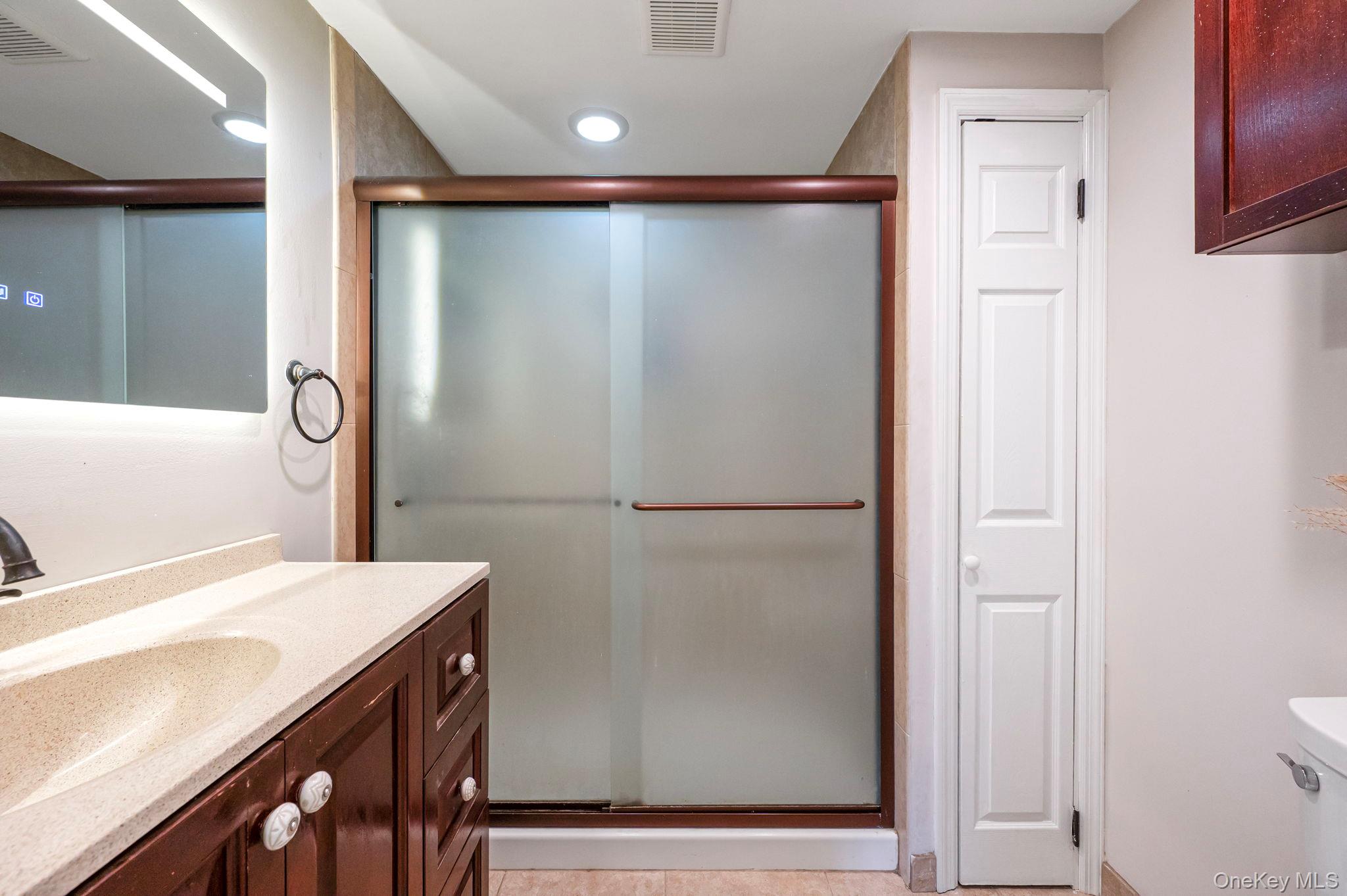 #19 photo, 5 Valley Circle, 東長島 Miller Place , NY 11764