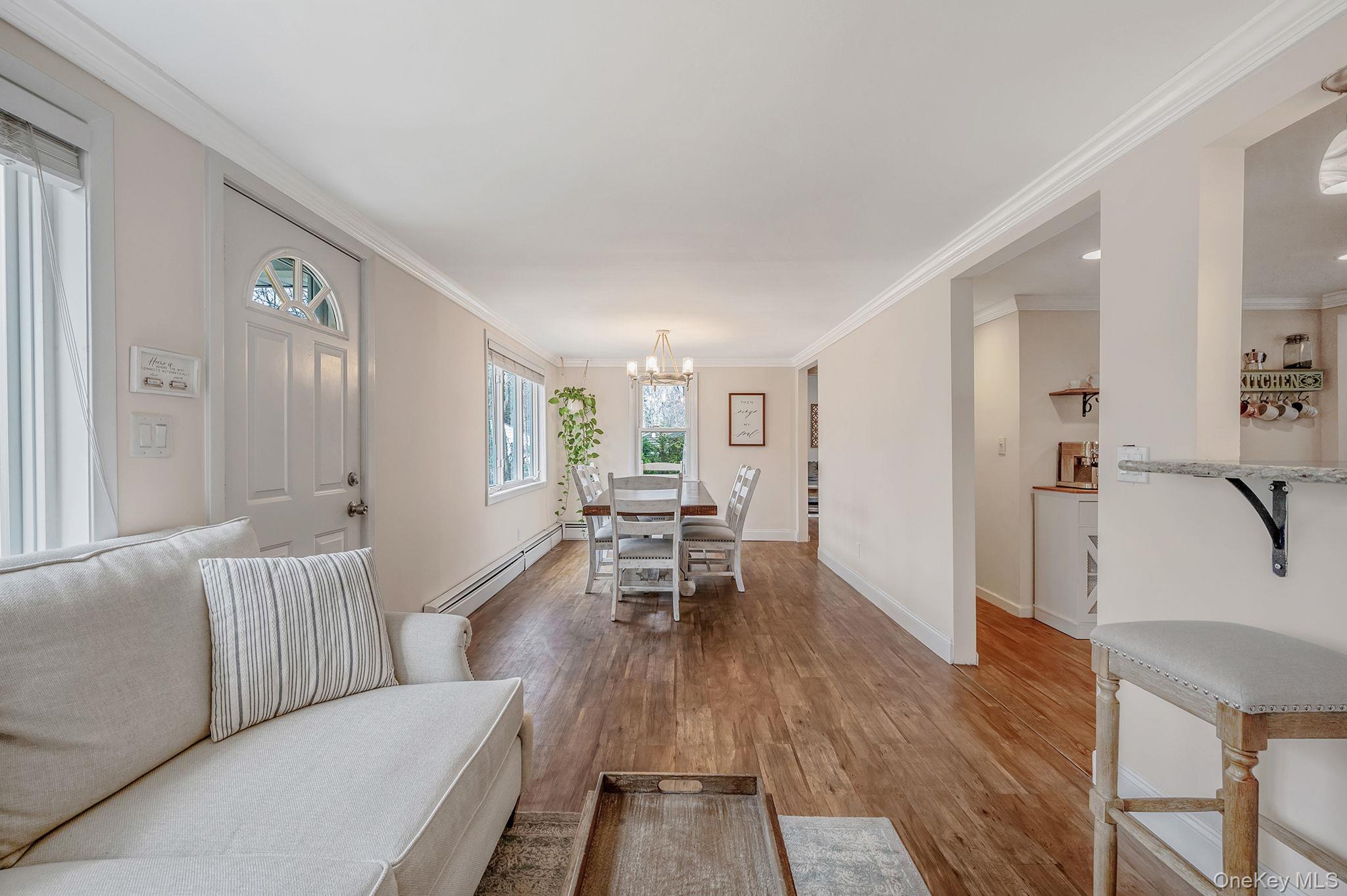 #8 photo, 5 Valley Circle, 東長島 Miller Place , NY 11764