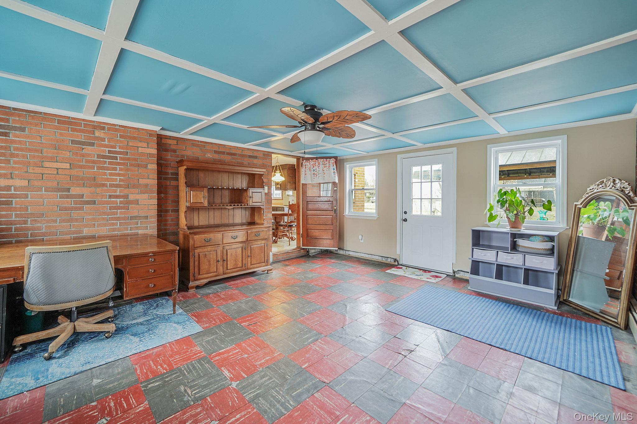 #13 photo, 64 John Street, 東長島 Patchogue , NY 11772