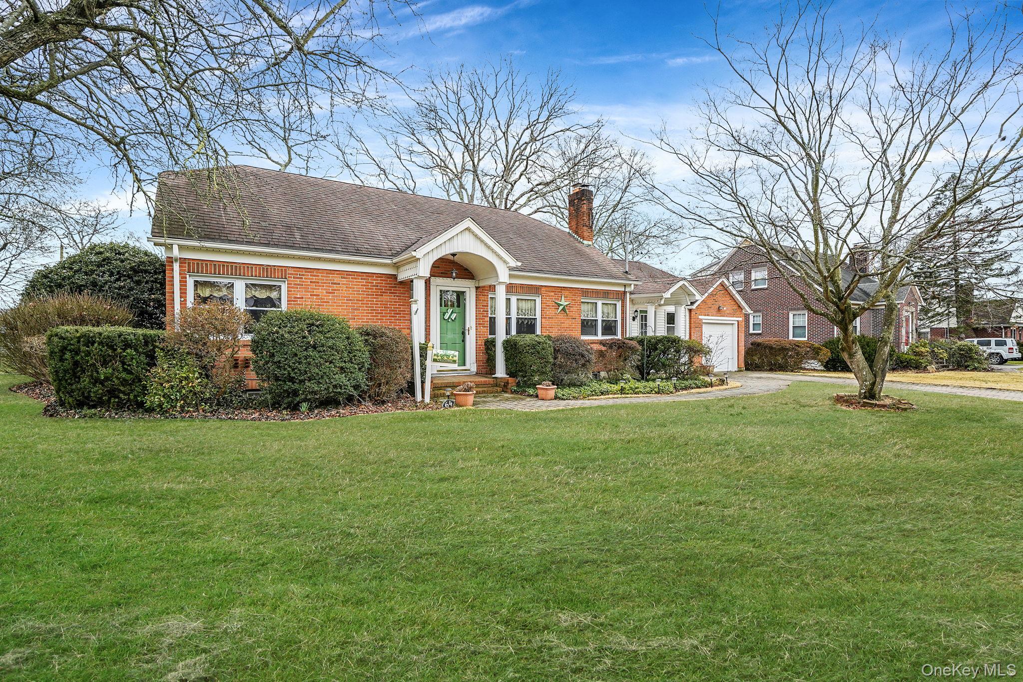 #2 photo, 64 John Street, 東長島 Patchogue , NY 11772