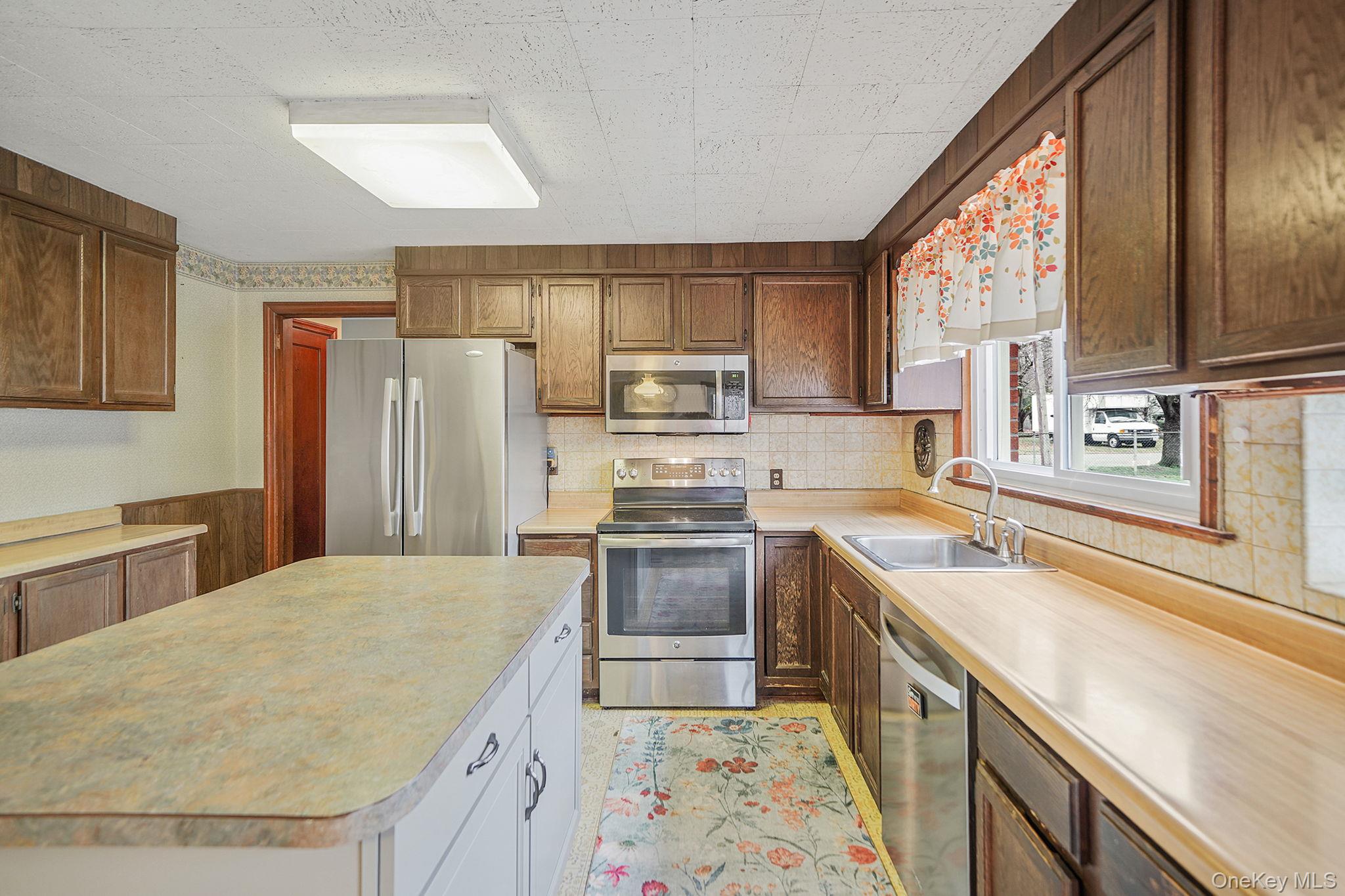 #9 photo, 64 John Street, 東長島 Patchogue , NY 11772