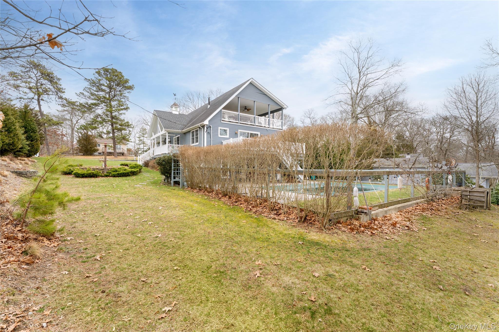 #1 photo, 61 Atlantic Avenue, מחוז סאפוק Hampton Bays , NY 11946