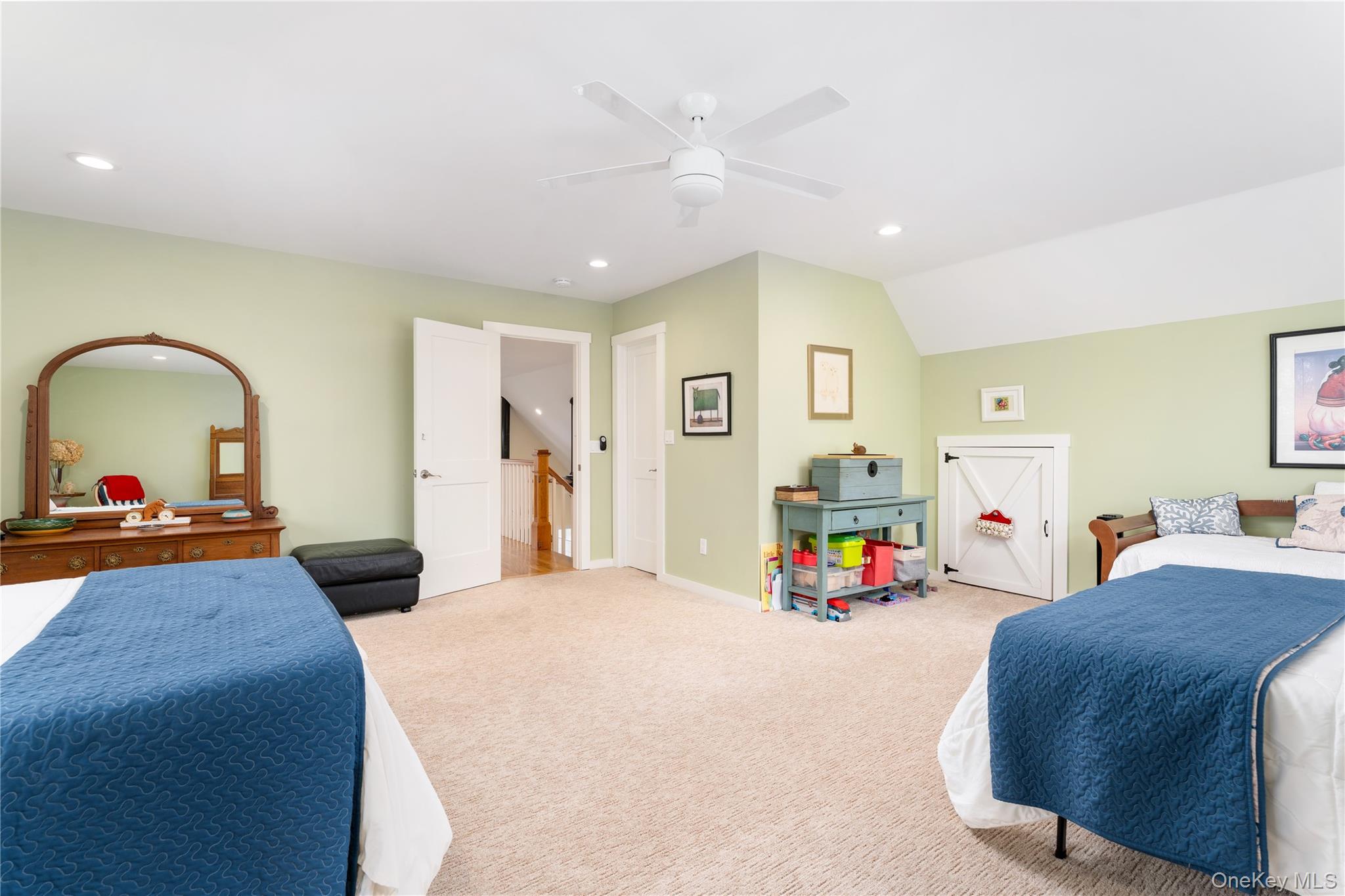 #19 photo, 61 Atlantic Avenue, מחוז סאפוק Hampton Bays , NY 11946