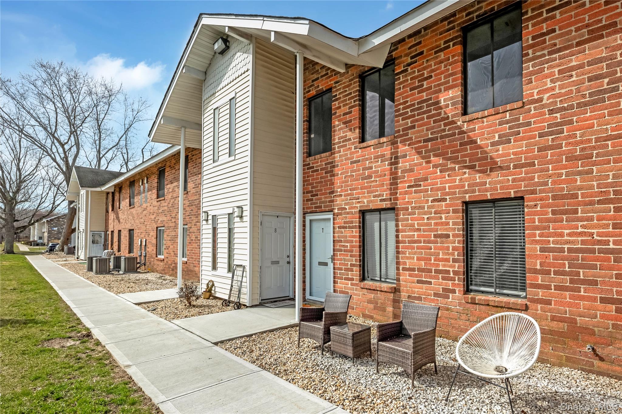 #2 photo, 8 Cheyenne Court, 롱 아일랜드 Coram , NY 11727