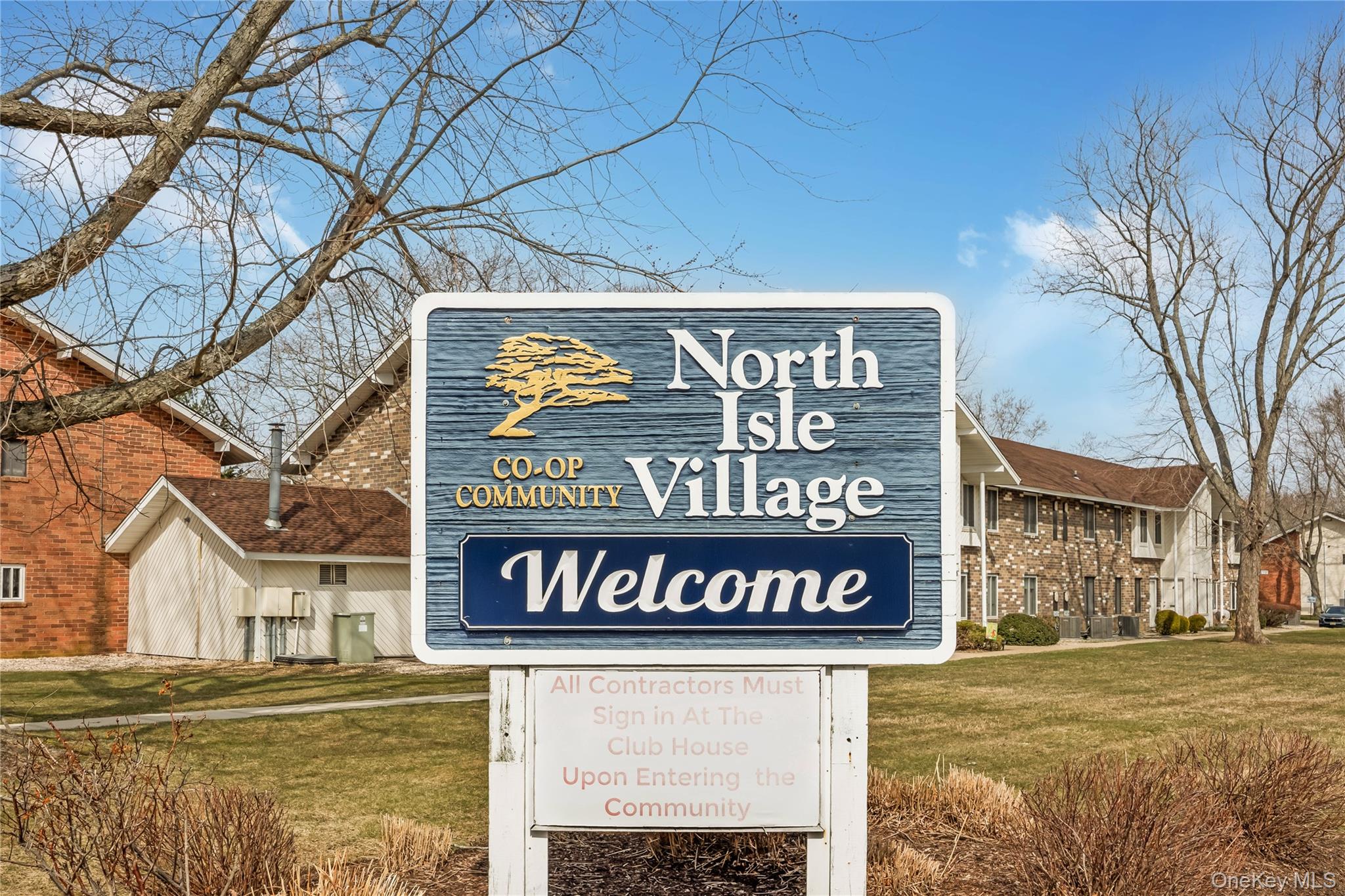 #3 photo, 8 Cheyenne Court, 롱 아일랜드 Coram , NY 11727