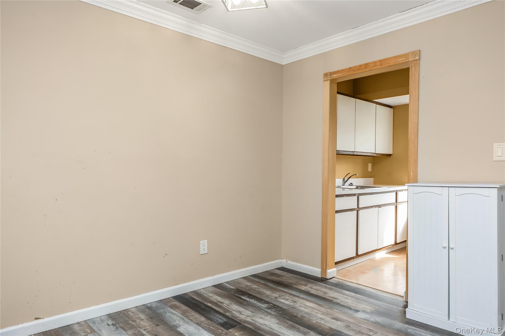 #8 photo, 8 Cheyenne Court, 롱 아일랜드 Coram , NY 11727