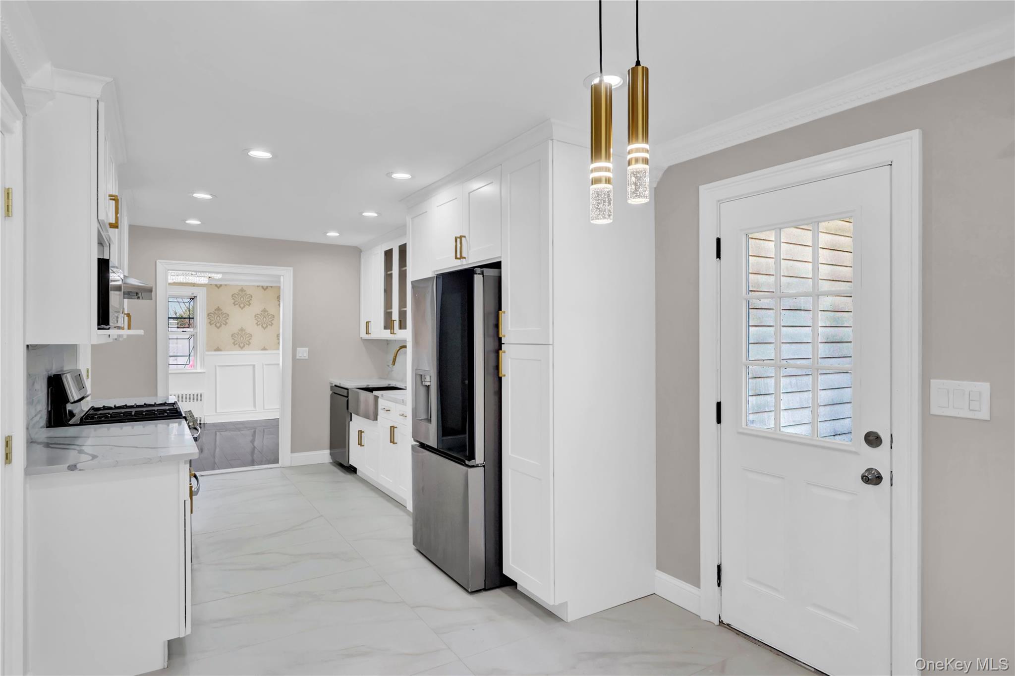 #10 photo, 154 California Avenue, Freeport , NY 11520