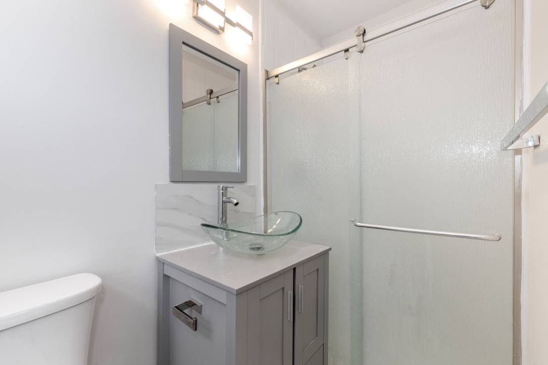 #13 photo, 215-03 17th Avenue, Bayside , NY 11360