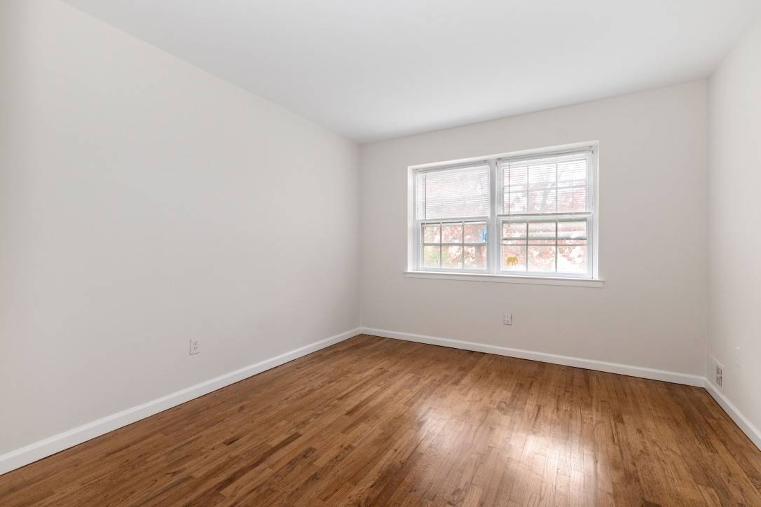 #14 photo, 215-03 17th Avenue, Bayside , NY 11360