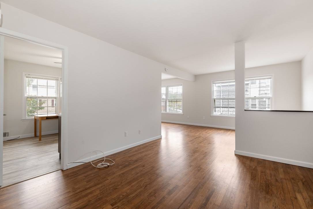 #21 photo, 215-03 17th Avenue, Bayside , NY 11360