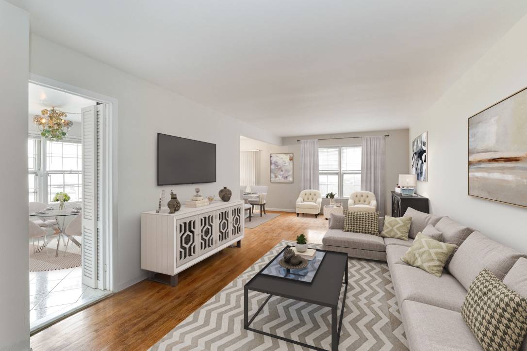 #3 photo, 215-03 17th Avenue, Bayside , NY 11360