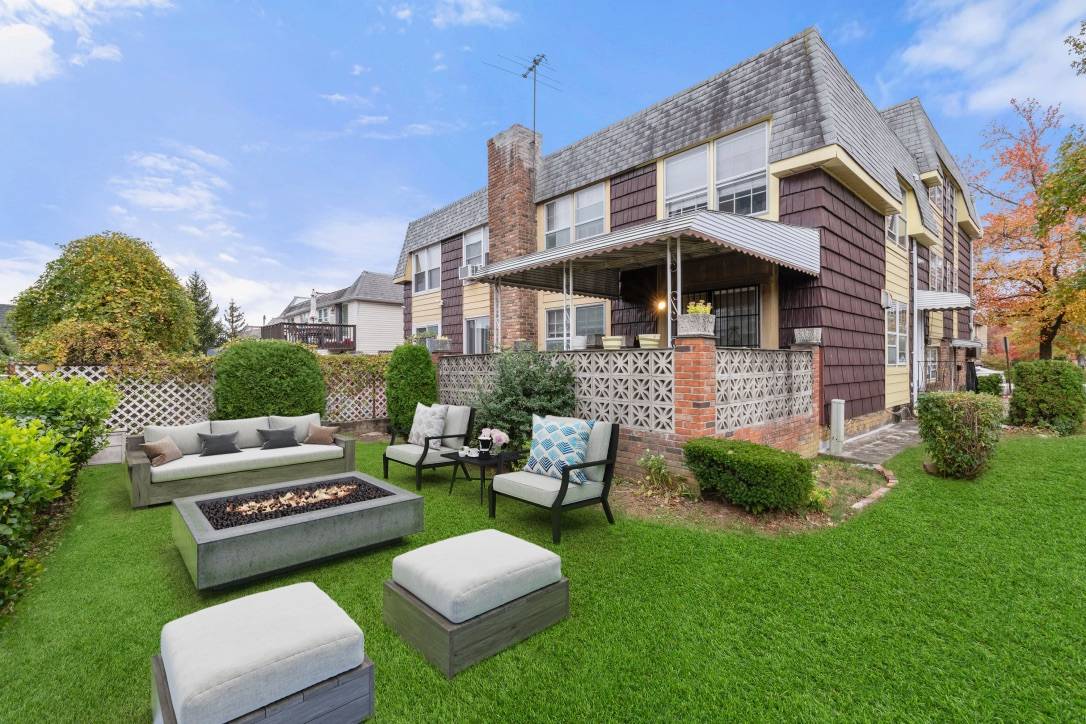 #31 photo, 215-03 17th Avenue, Bayside , NY 11360