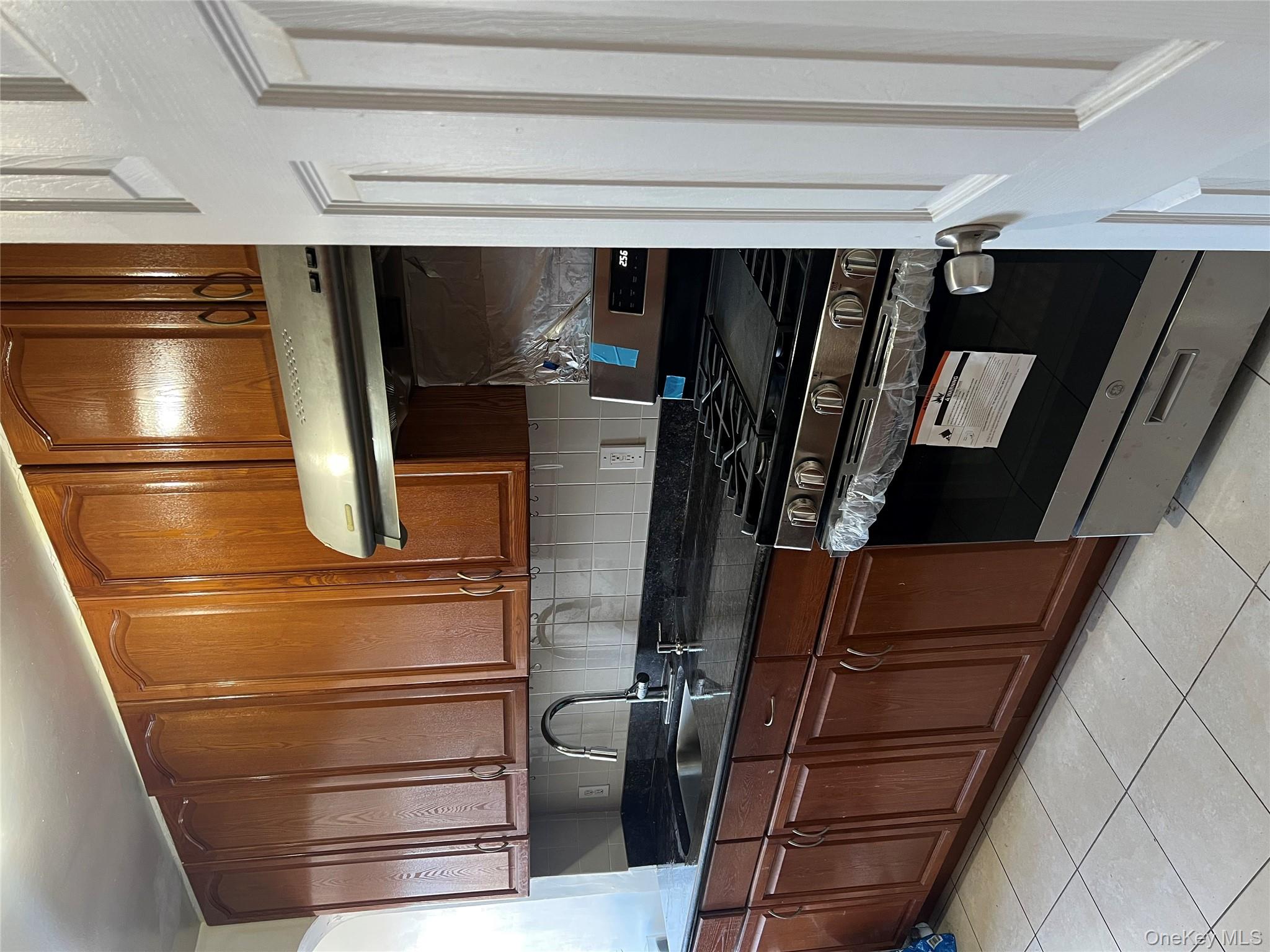 #2 photo, 44-12 76th Street, एल्महर्स्ट Elmhurst , NY 11373