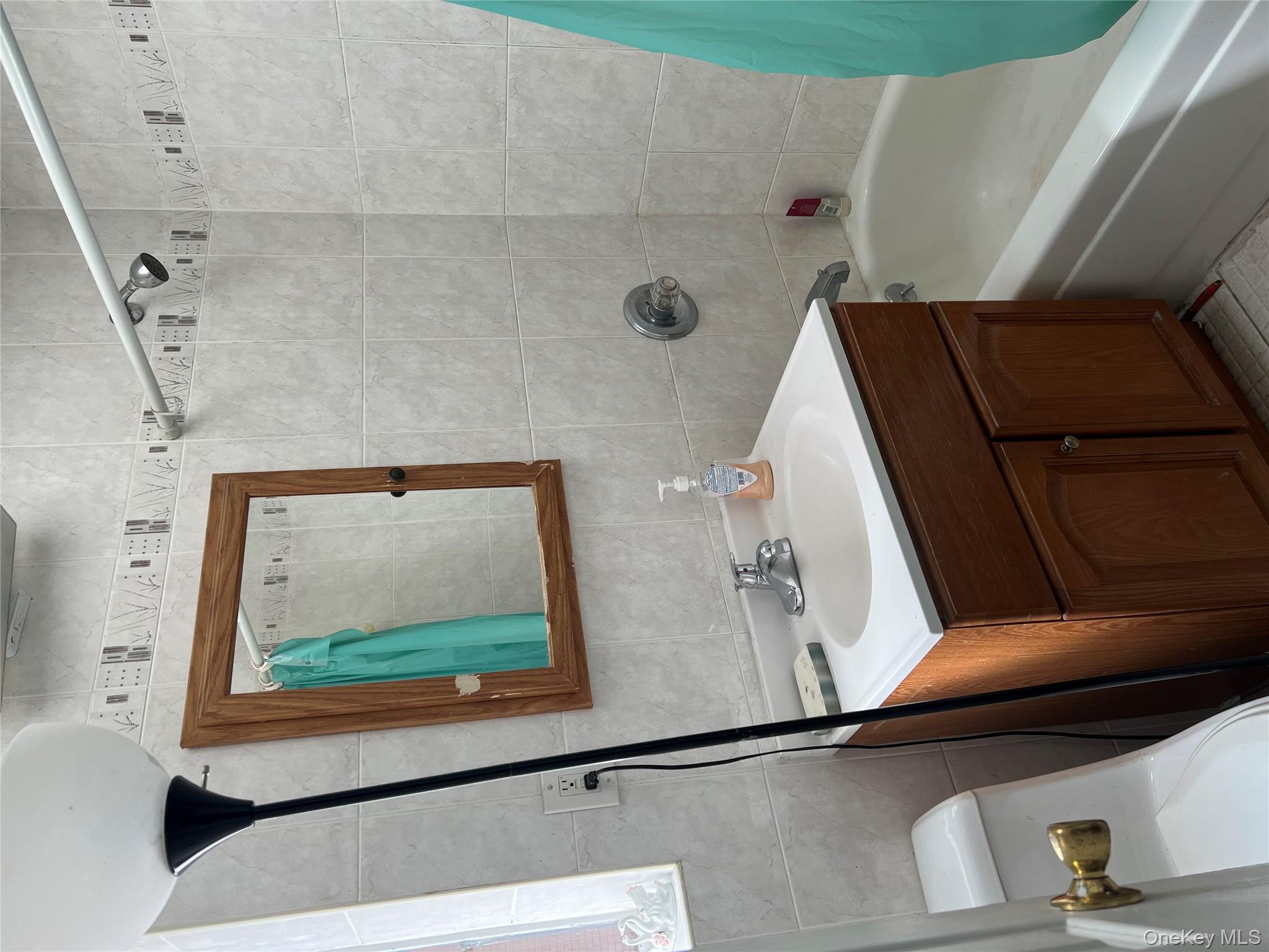 #3 photo, 44-12 76th Street, एल्महर्स्ट Elmhurst , NY 11373