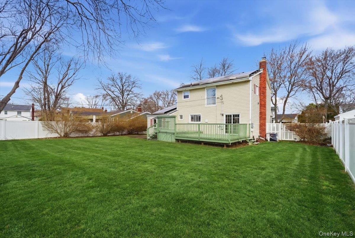 #20 photo, 6 Arden Lane, Commack , NY 11725