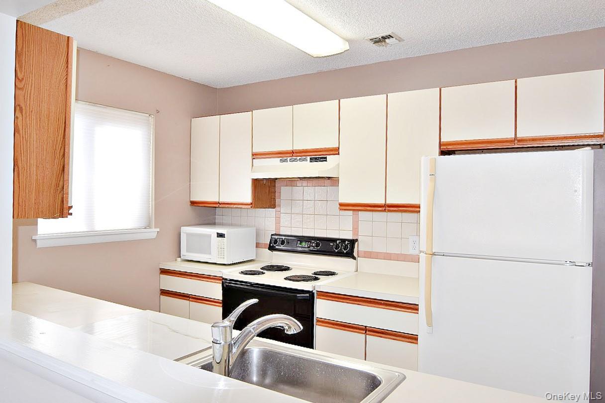 #8 photo, 3502 Fox Lane, Poughkeepsie , NY 12603