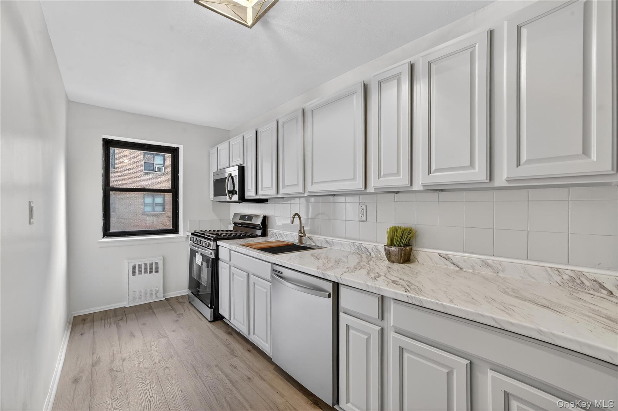 #11 photo, 19 Old Mamaroneck Road, White Plains , NY 10605